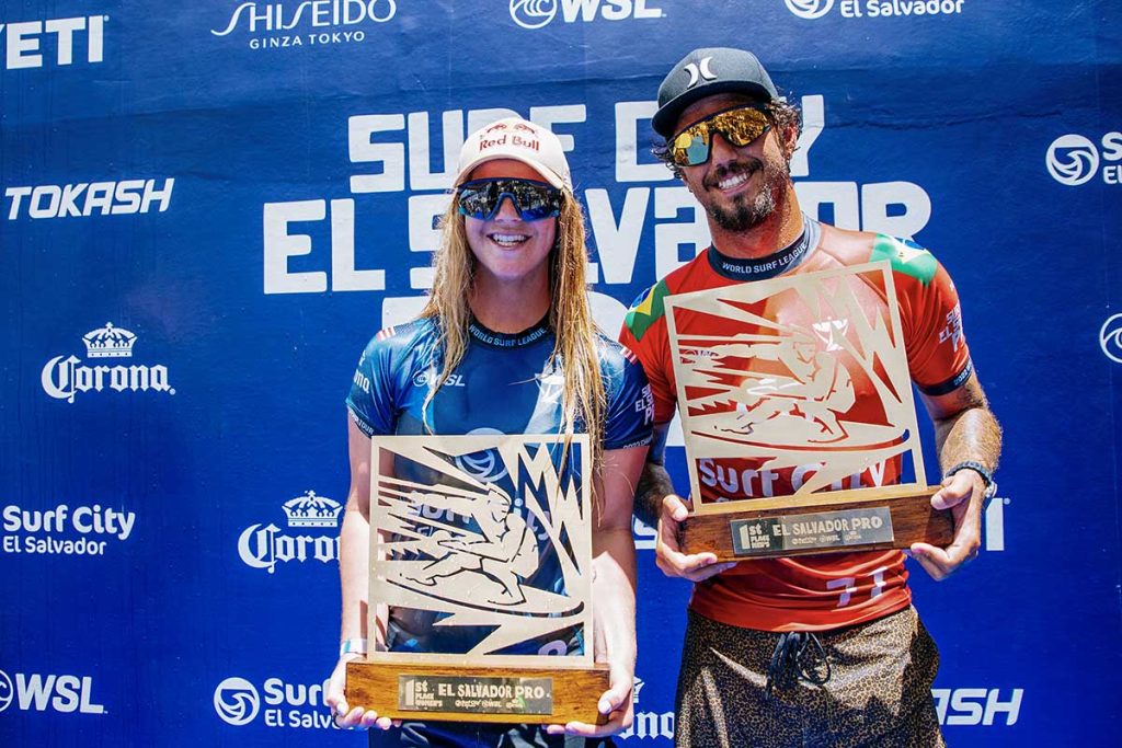 Caroline Marks y Filipe Toledo