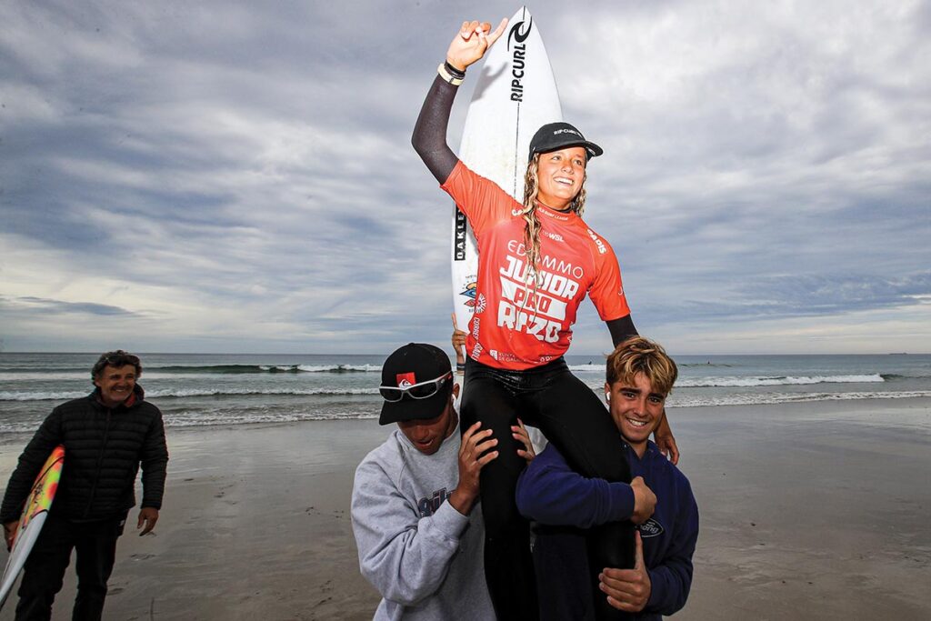 Carla Morera De La Vall celebra su victoria en el Edommo Junior Pro Razo 2025 en Galicia