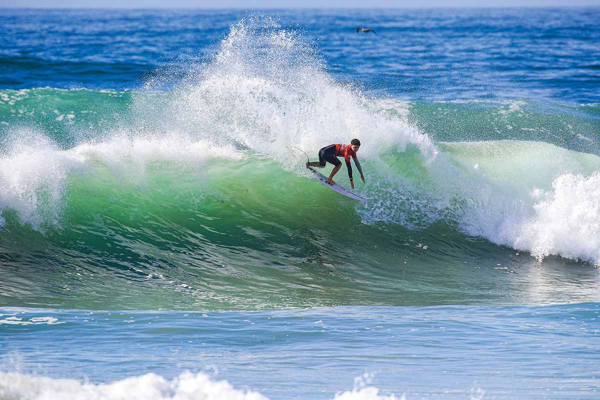 Conor Donegan Dos Santos en acción durante el Junior Pro Taghazout Bay 2025 en Anza, Marruecos