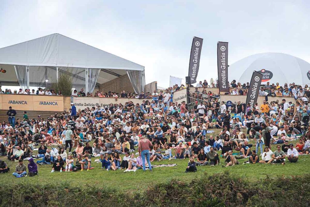 Multitud en las laderas de Pantín — Pantin Classic Galicia Pro 2024, previa del Pantin Classic 2025 QS 4000