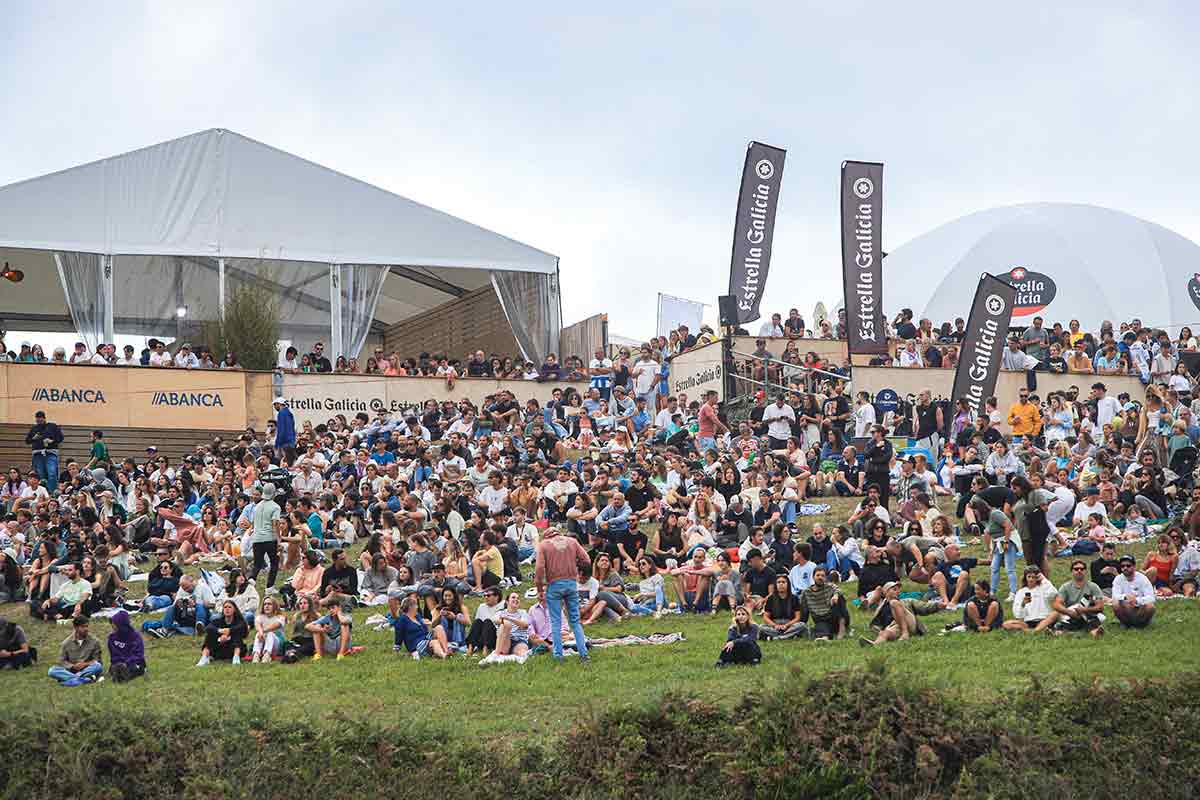 Multitud en las laderas de Pantín — Pantin Classic Galicia Pro 2024, previa del Pantin Classic 2025 QS 4000