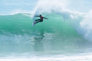 Guilherme Ribeiro surf en Anchor Point durante el Pro Taghazout Bay 2026