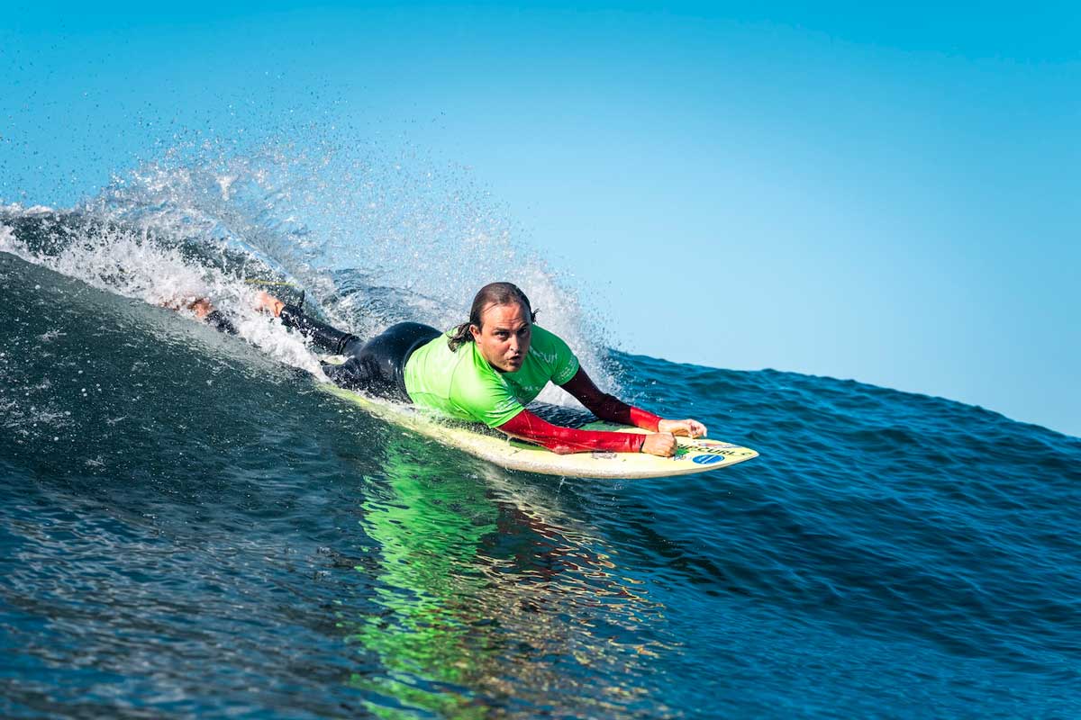 Mathius Vanderhoogth de Costa Rica durante el ISA World Para Surfing Championship 2025 en Oceanside
