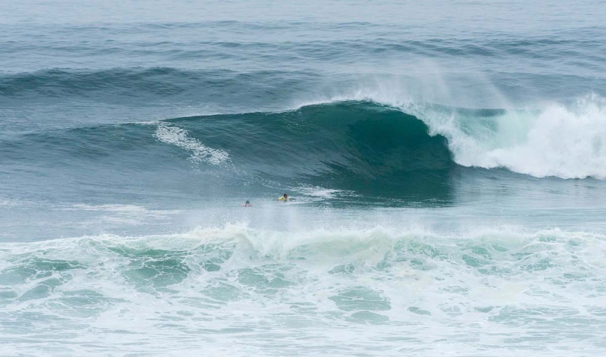 Ola en Punta Rocas, Perú, sede del ISA World Junior Surfing Championship 2025.