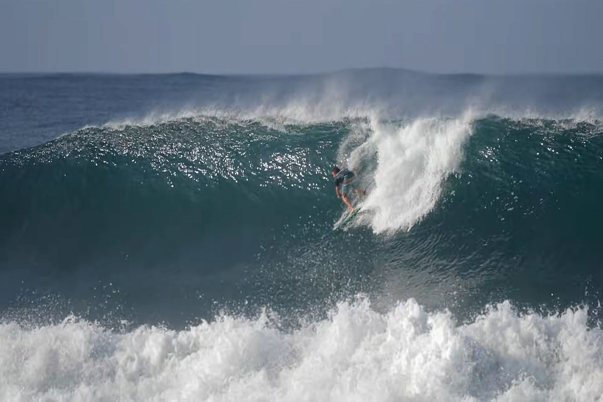 Surf en Indonesia en Nias y Krui durante un viaje de 20 días por Sumatra